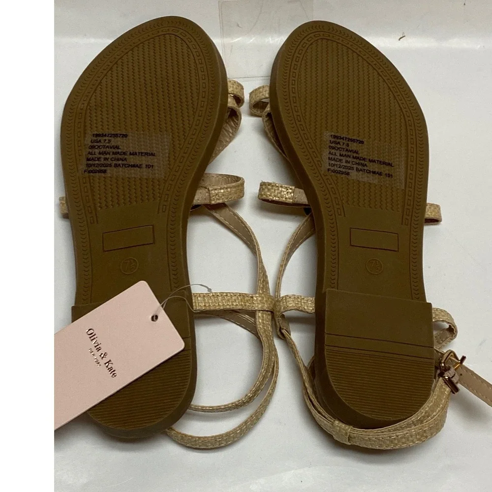 Olivia & Kate Women Beige Raffia Strappy Flat Sandals Shell Medallion 7.5 NWT